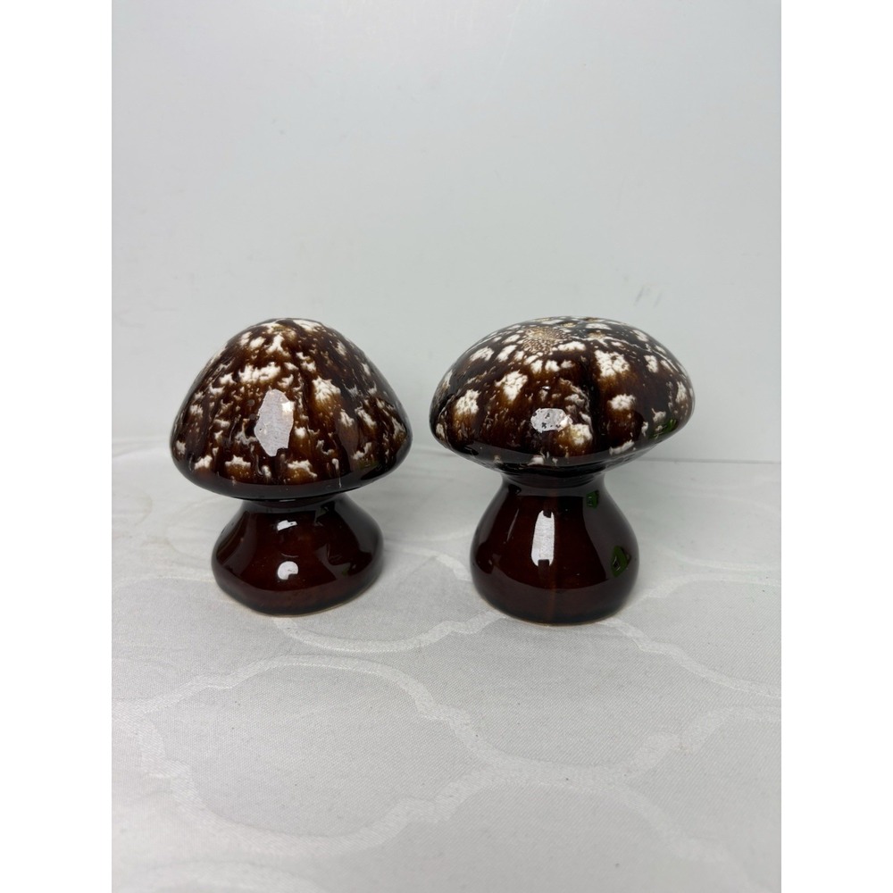 Hull Pottery Salt & Pepper Shakers Mushrooms Brown Drip Glaze Brown Vintage USA